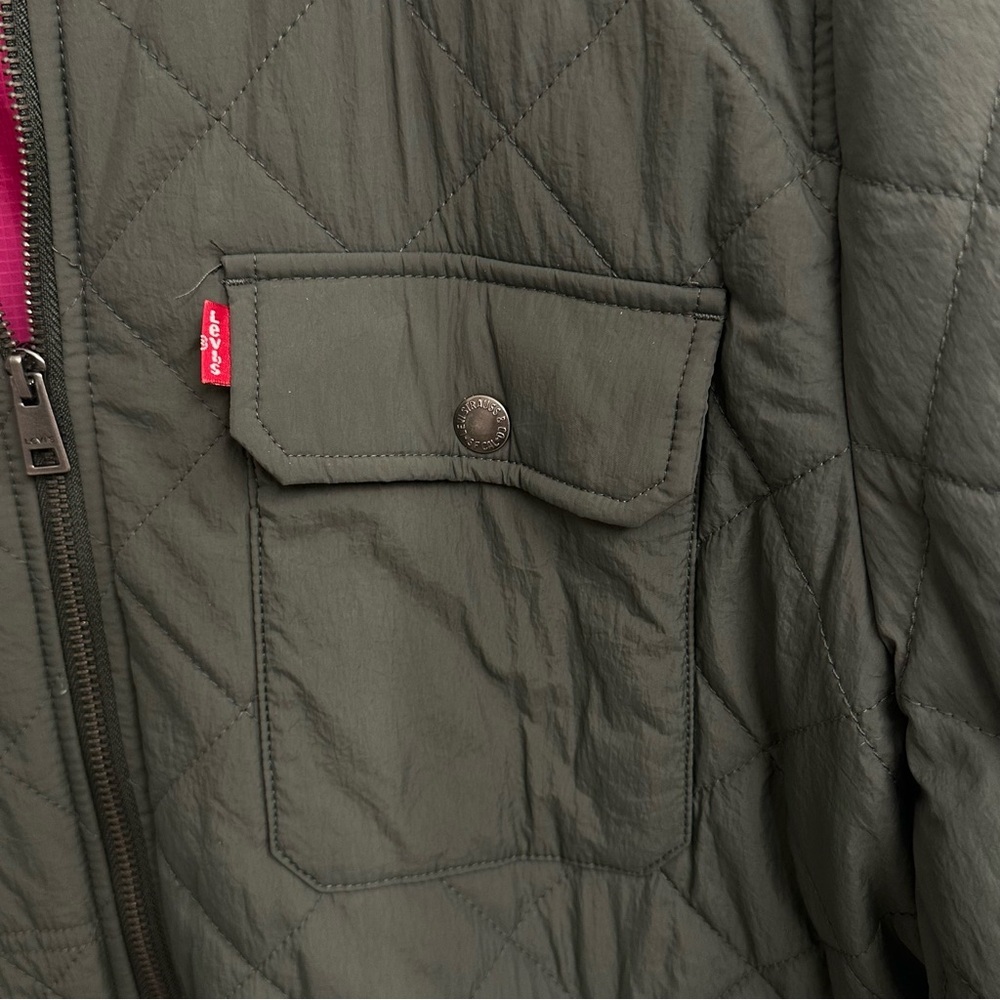 Levi's Women’s Green Diamond Quilted Bomber Jacket with Pink Lining Sz XL - Picture 5 of 10